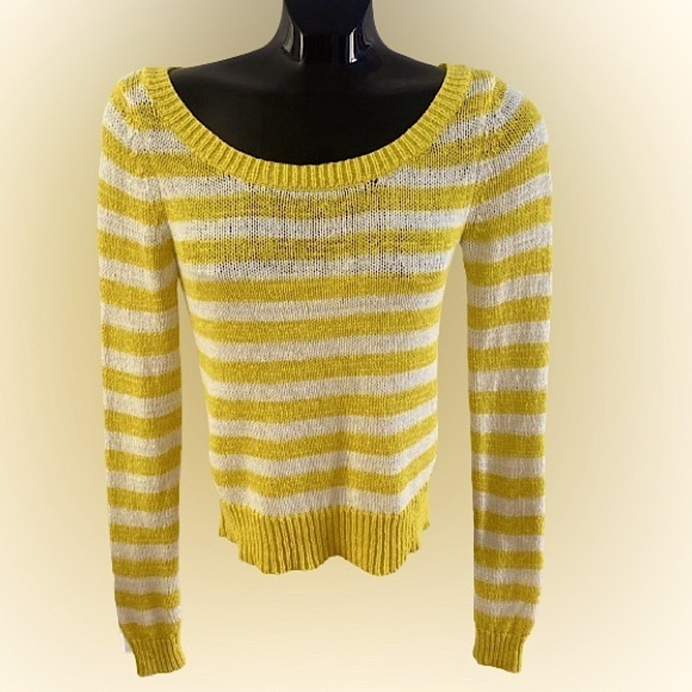 American Eagle Outfitters long sleeved striped yellow & white summer Size Small
